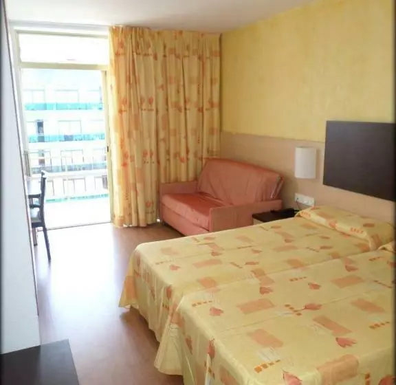 Quarto Triplo Estandar, Blaumar