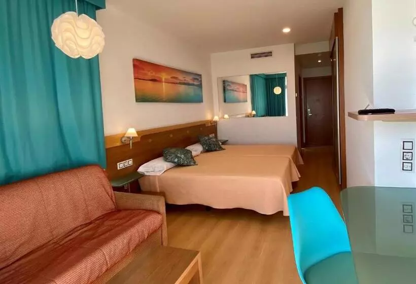 Quarto Triplo Estandar, Blaumar