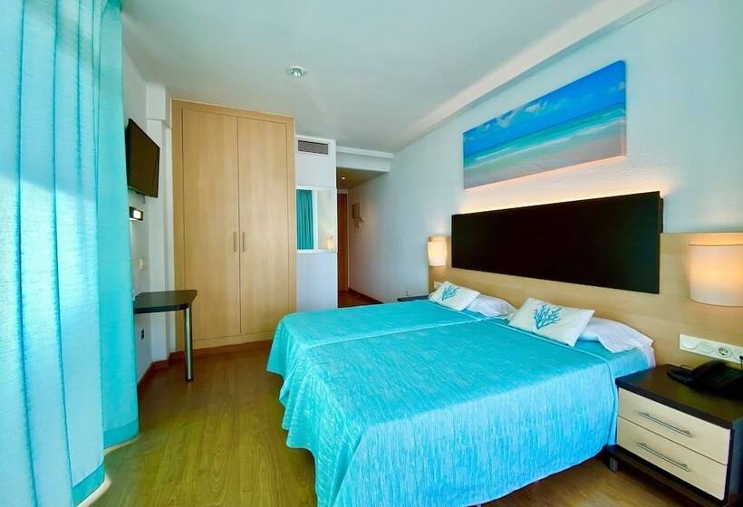 舒适三人间, Blaumar