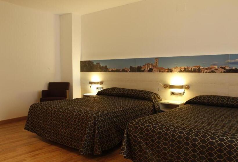 Четырехместный Номер Стандарт, Canet