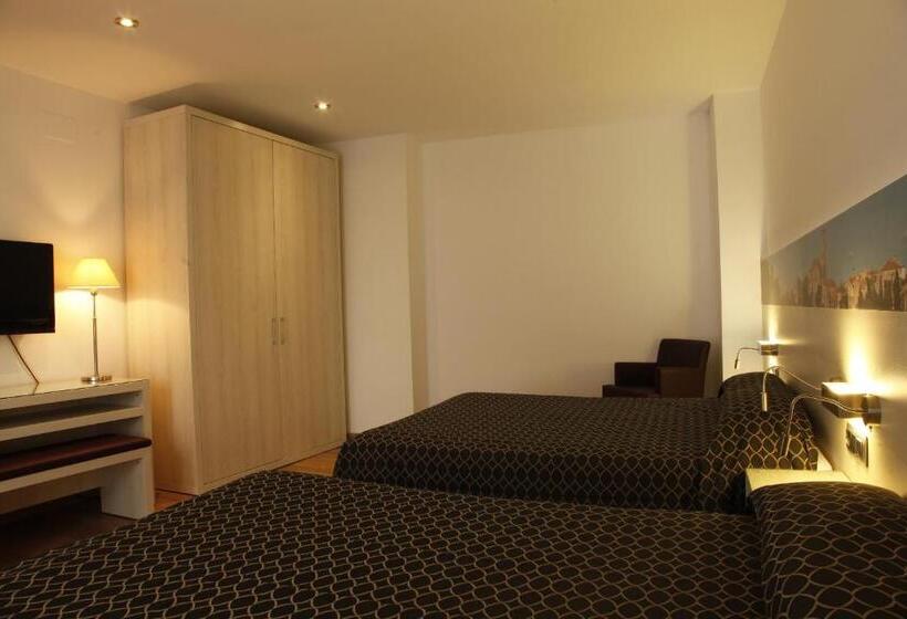 اتاق استاندارد چهار تخته, Canet