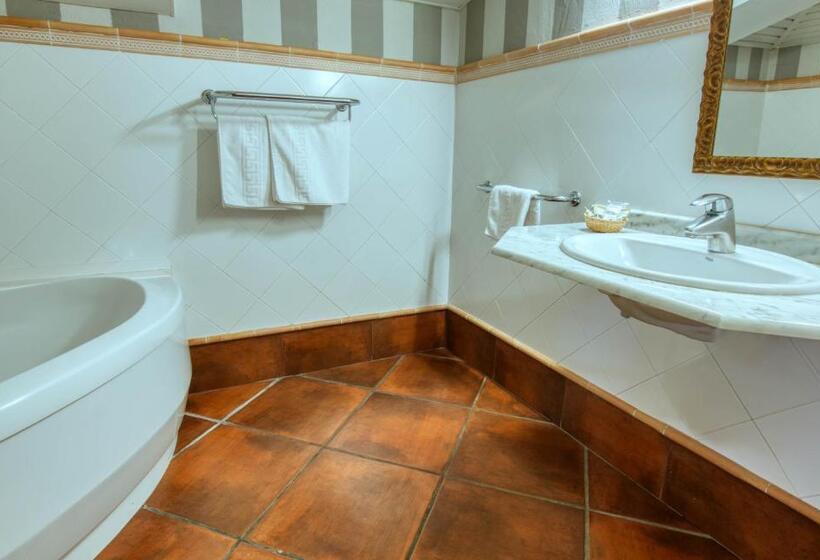 オーシャンビュースタンダードルーム, El Castillo De Los Locos