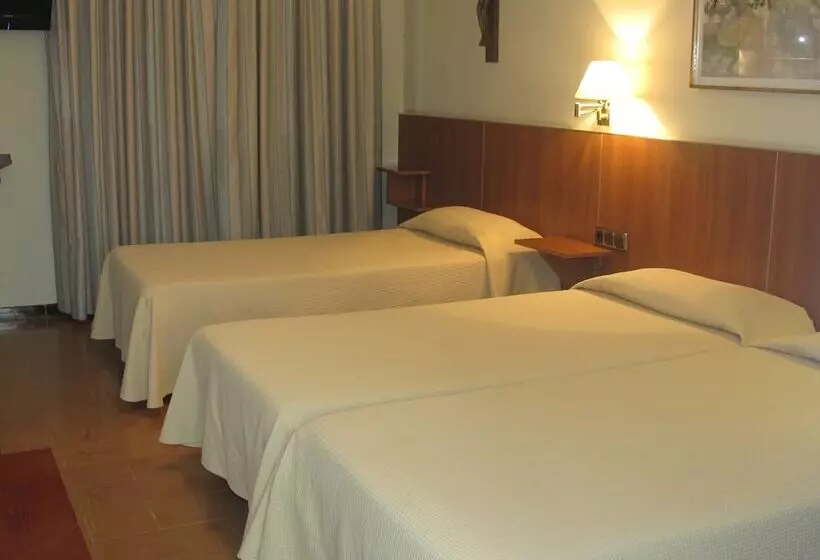 اتاق استاندارد سه نفره, Europa