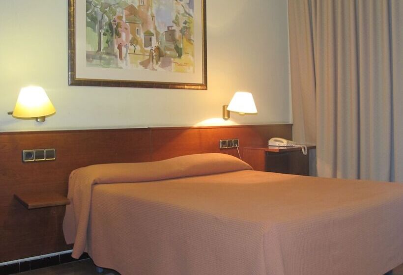 四人标准间, Europa