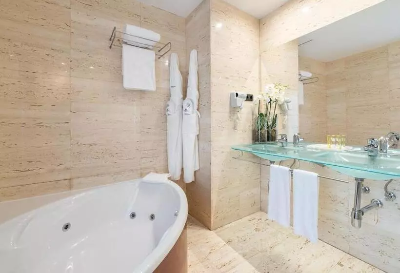 اتاق سوپریور با چشم‌انداز دریا, Eurostars Ciudad De La Coruna