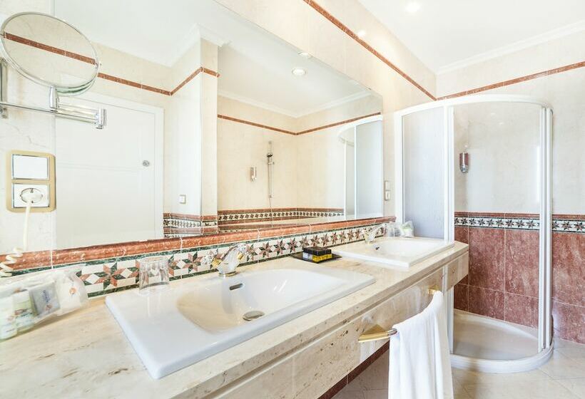 スタンダードルーム, Globales Reina Cristina