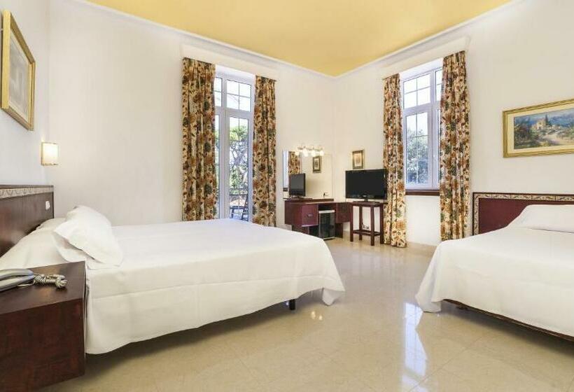 スタンダードトリプルルーム, Globales Reina Cristina