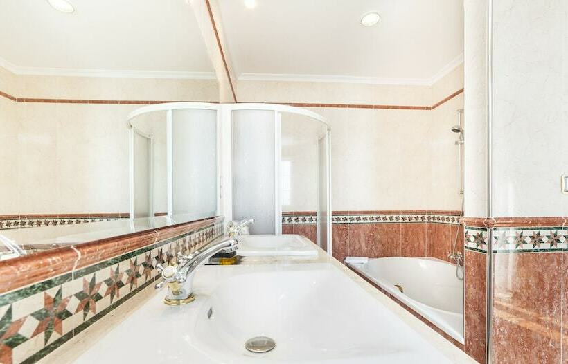 Quarto Triplo Standart, Globales Reina Cristina