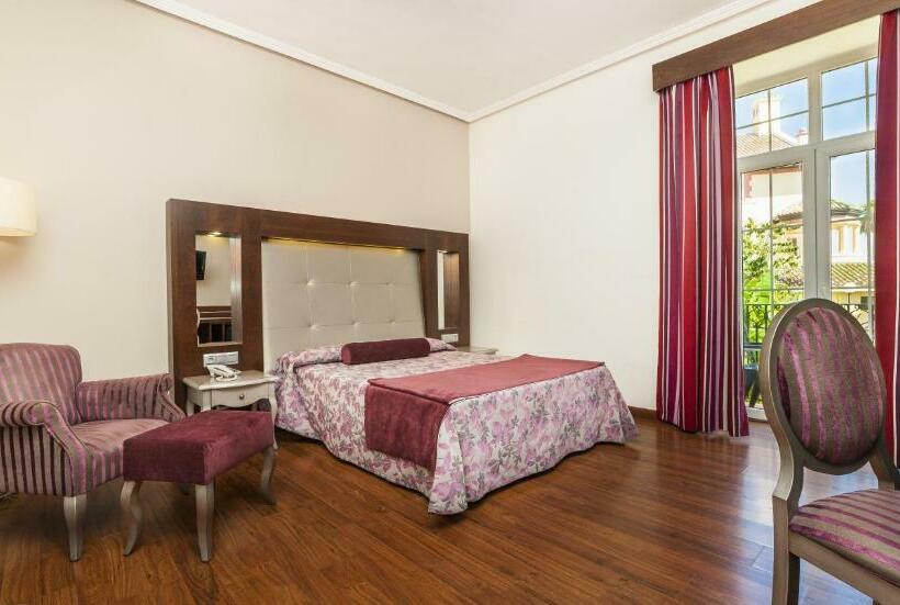 Quarto executivo, Globales Reina Cristina