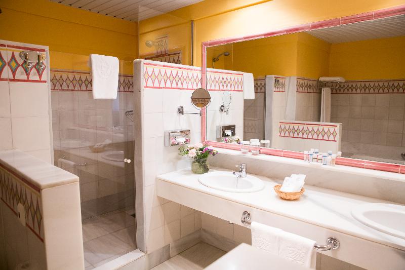 سوییت جونیور, AZZ Guadacorte - Campo de Gibraltar