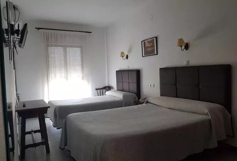 Camera Tripla Standard, La Noria