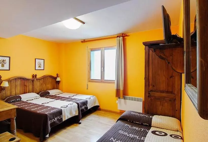 Economy Triple Room, La Posada