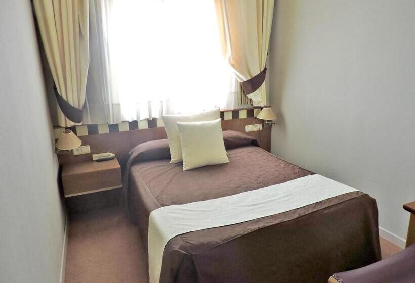 غرفة قياسية, Las Yucas