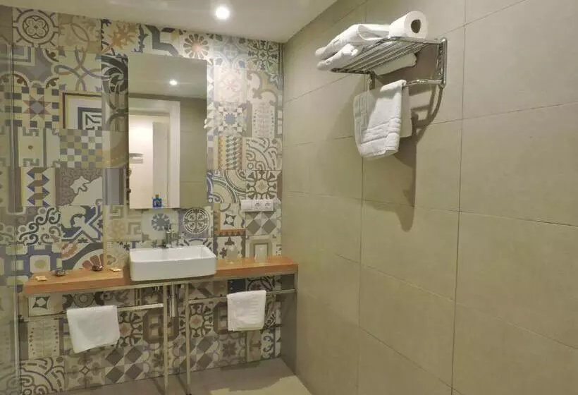 Quarto Triplo Standart, Las Yucas