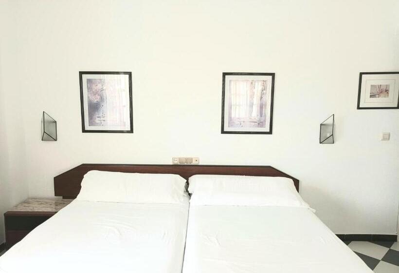 غرفة إقتصادية, Las Yucas