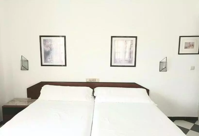 Quarto Economy, Las Yucas