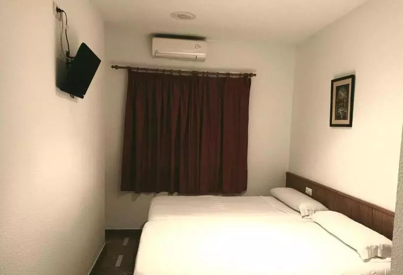 Quarto Economy, Las Yucas