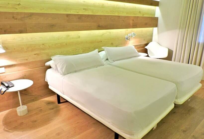 غرفة قياسية, Las Yucas