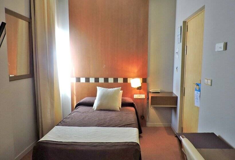 غرفة قياسية فردية, Las Yucas