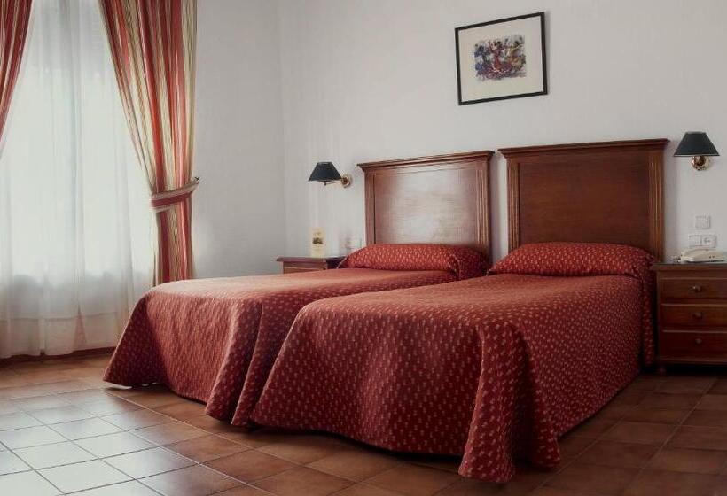 スタンダードトリプルルーム, Los Olivos