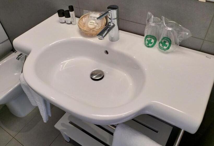 スタンダードインサイドビュールーム, Mediterrani