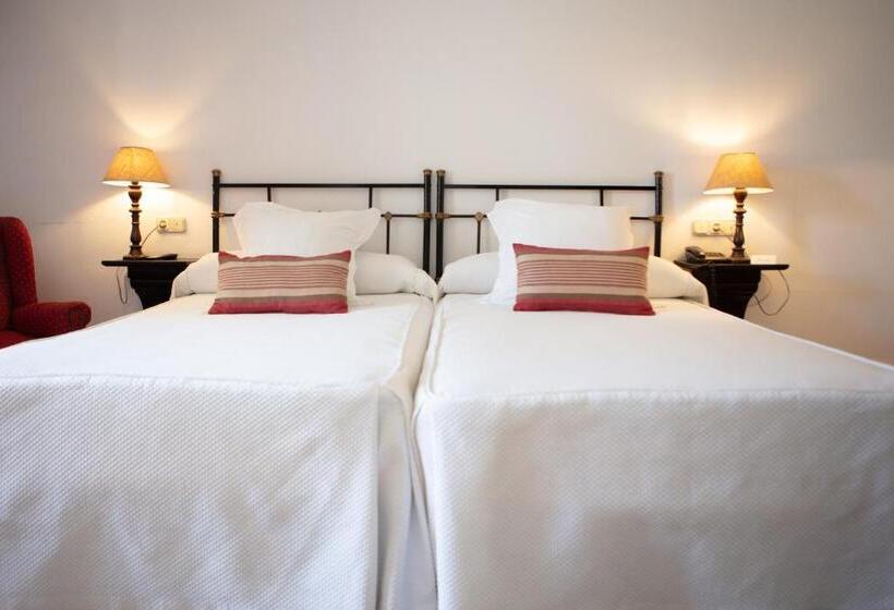 Номер Стандарт, Monasterio De San Francisco