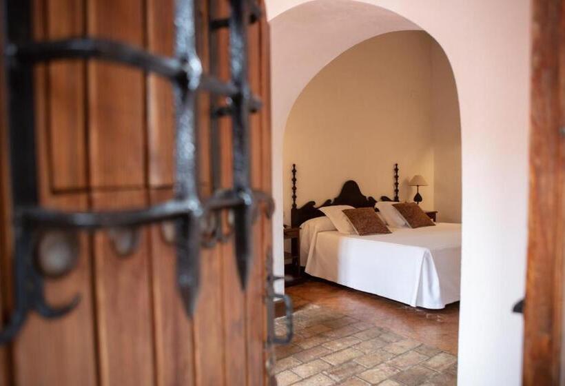 Семейный Номер, Monasterio De San Francisco