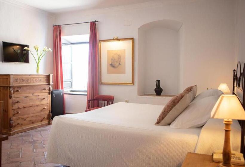 Номер Стандарт, Monasterio De San Francisco