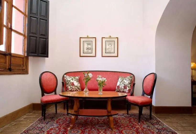 ファミリールーム, Monasterio De San Francisco