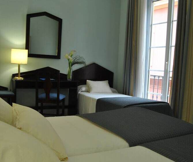 标准三人间, Porcel Navas