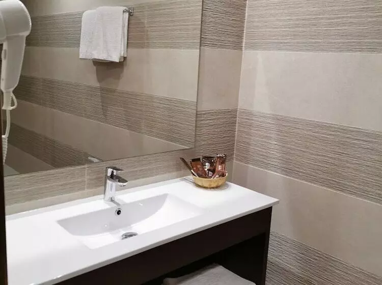 اتاق راحتی یک تخته, Petit Palau Adults Only
