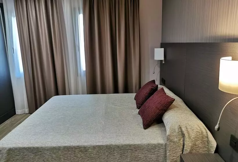 اتاق راحتی یک تخته, Petit Palau Adults Only