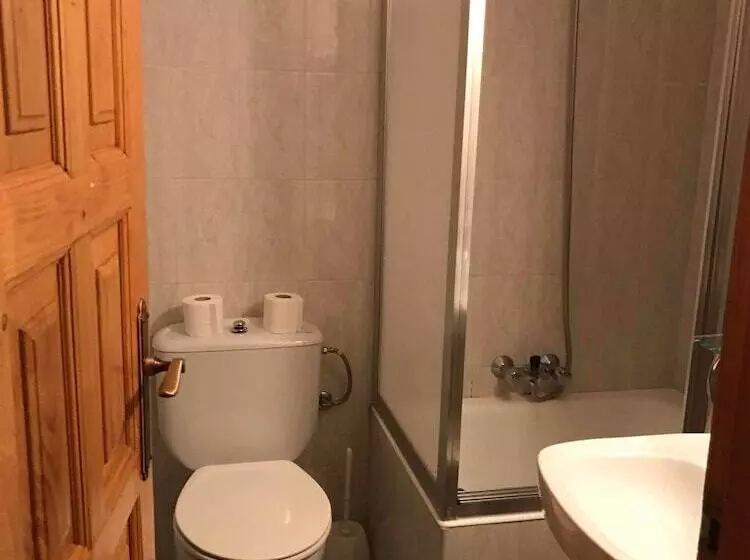 اتاق استاندارد یک نفره, Posada Del Pas