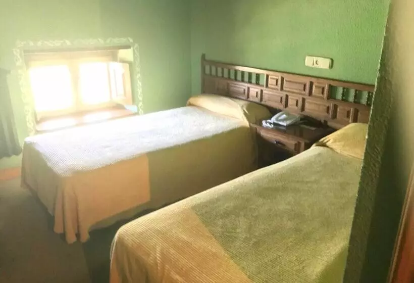 اتاق استاندارد یک نفره, Posada Del Pas