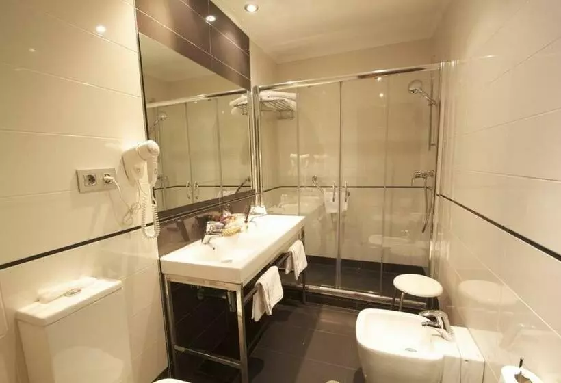 Chambre Triple Standard, Princesa Ana