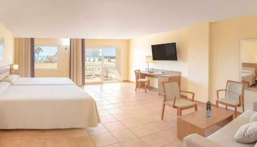 اتاق استاندارد با تراس و چشم‌انداز دریا, Rh Casablanca Suites