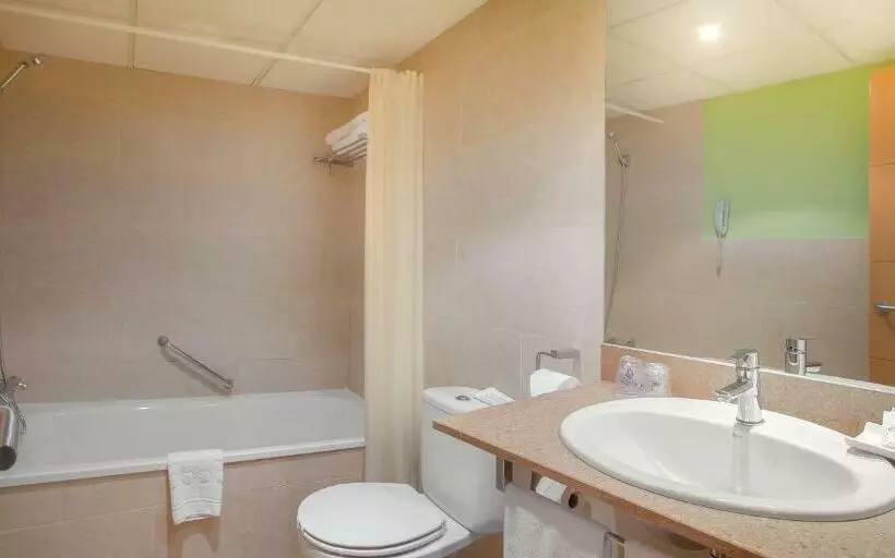 اتاق استاندارد با تراس و چشم‌انداز دریا, Rh Casablanca Suites