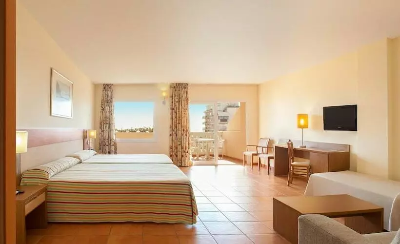 اتاق استاندارد با تراس و چشم‌انداز دریا, Rh Casablanca Suites