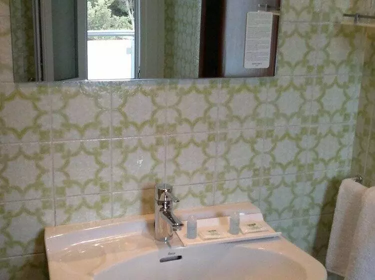 Standard Room, Roca