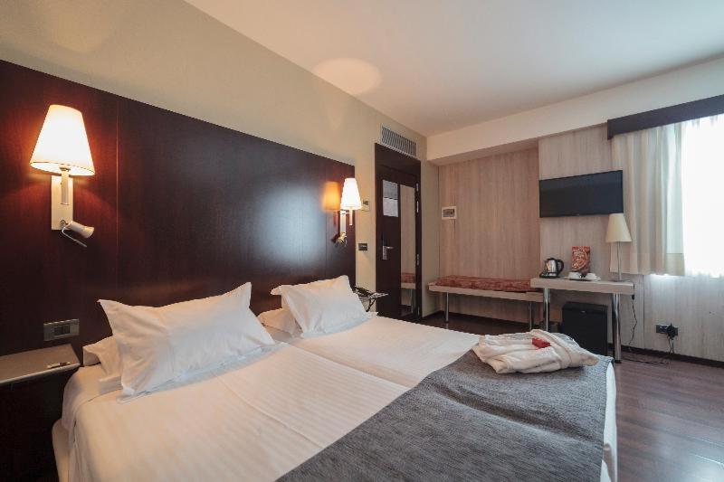 Номер Стандарт, Salymar