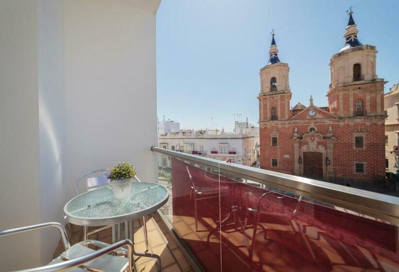 Номер Superior, Salymar