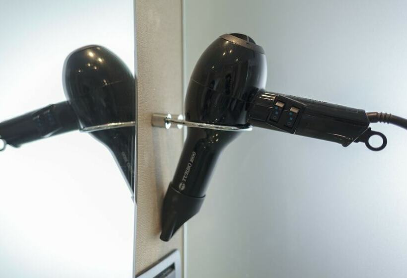 Номер Superior, Salymar