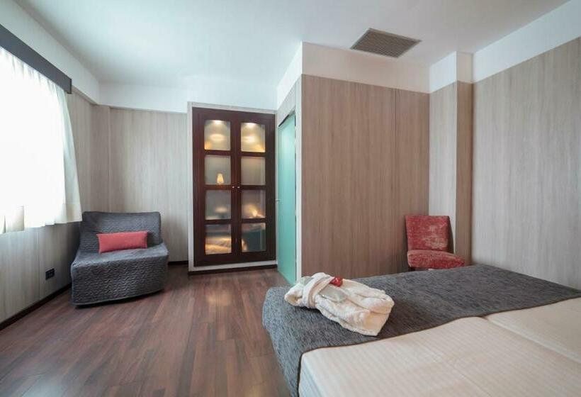 Номер Стандарт Трехместный, Salymar