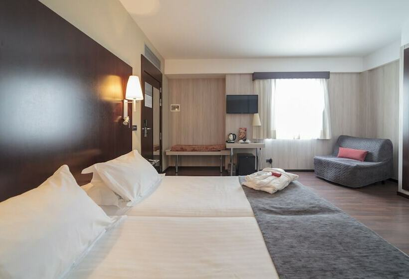 Номер Стандарт Трехместный, Salymar