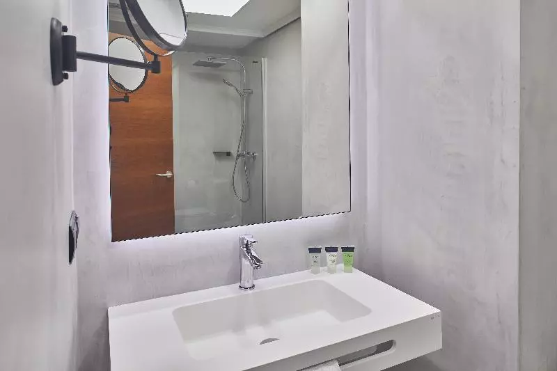 اتاق عادی یک تخته, Eurostars Amara