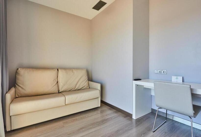 סוויטת ג'וניור דלוקס, Silken Turcosa