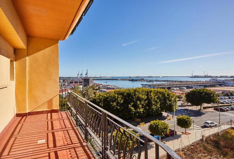 חדר משפחתי, Silken Turcosa