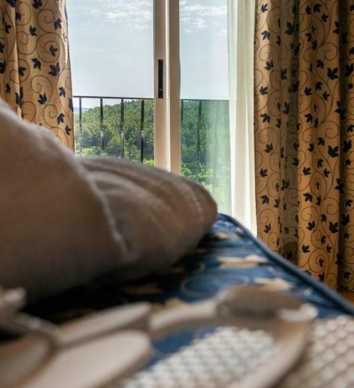 Номер Стандарт Вид на Реку, Xauen