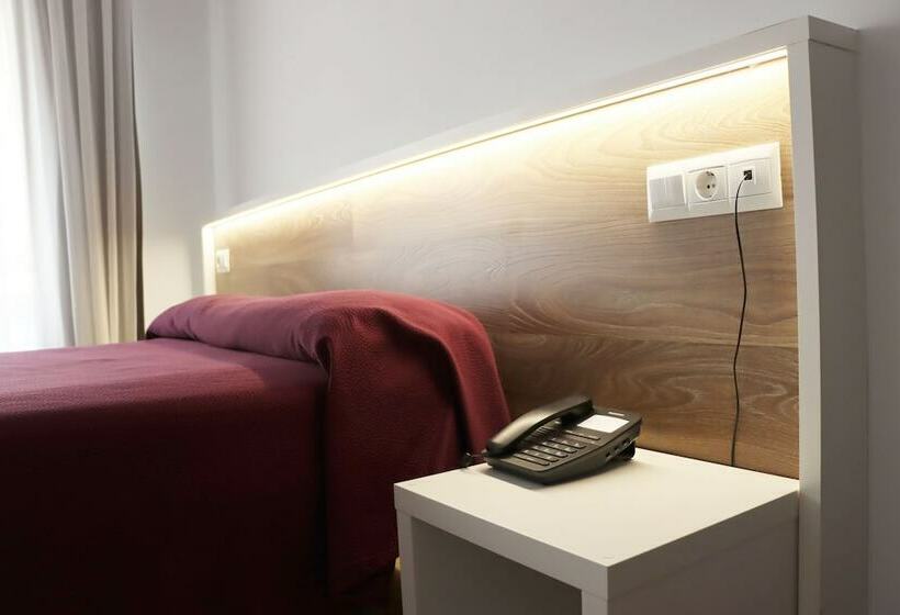 Номер Стандарт Вид на Реку, Xauen