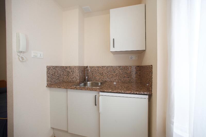 标准单人间, Rialta